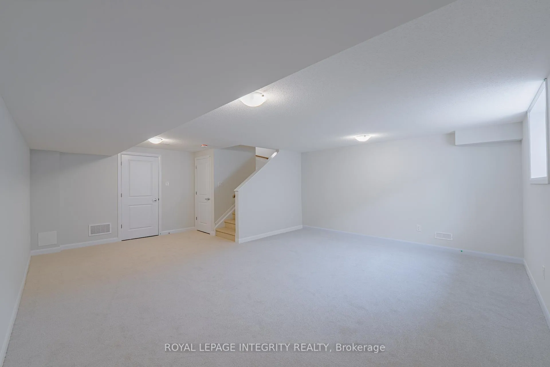 Photo 33 of 504 Ingenuity Row, Ottawa, Kanata - Morgan's Grant/South March — HOMEH