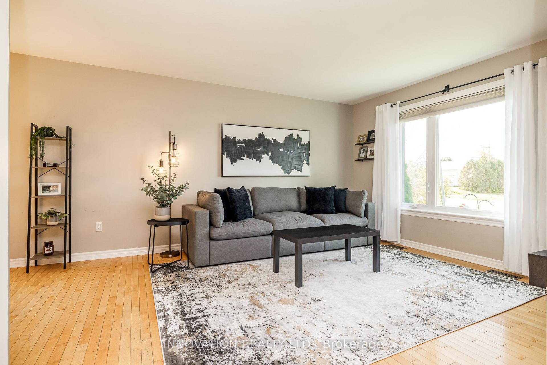 Photo 8 of 4105 Calbrent Way, Ottawa, Vernon — HOMEH