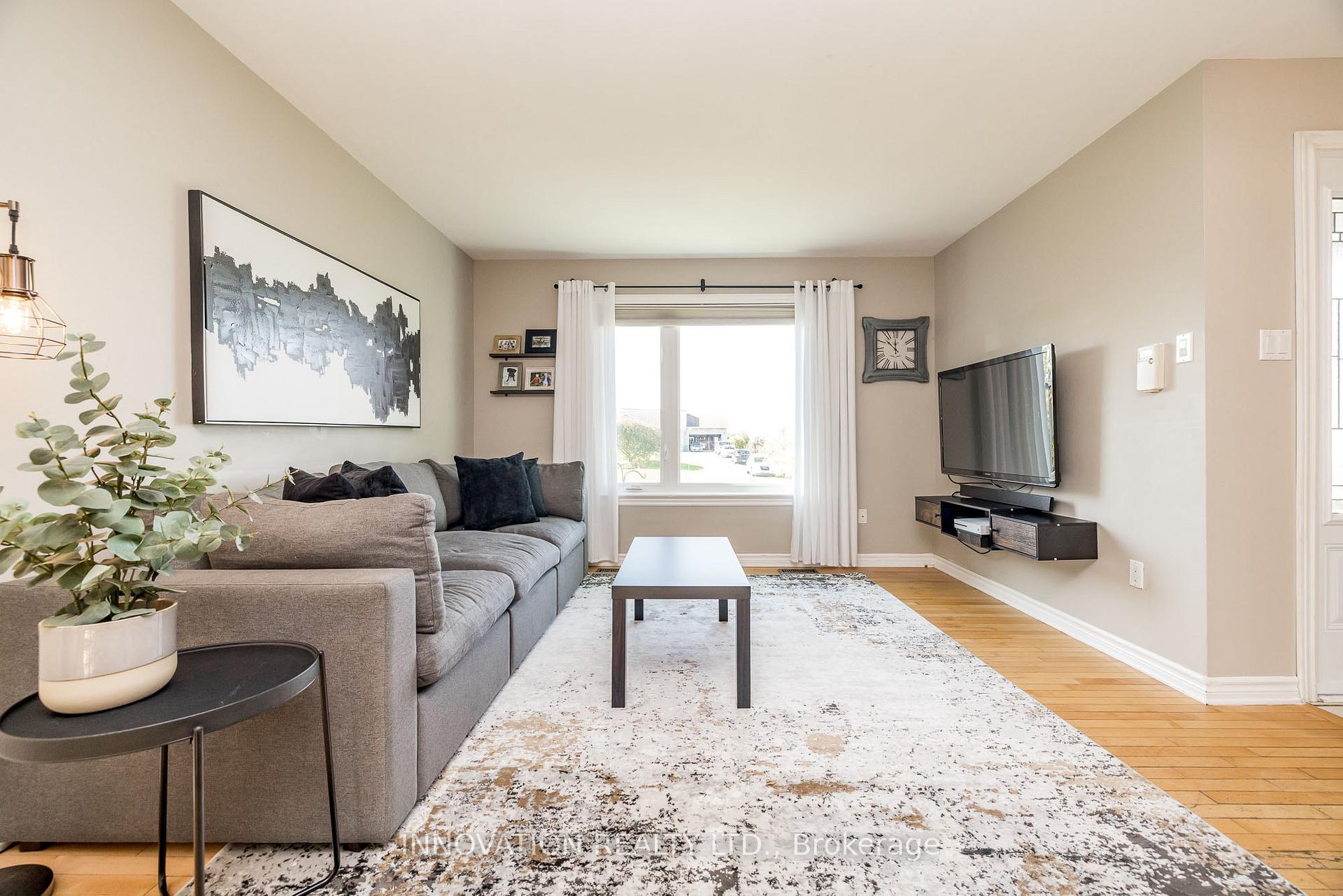 Photo 9 of 4105 Calbrent Way, Ottawa, Vernon — HOMEH