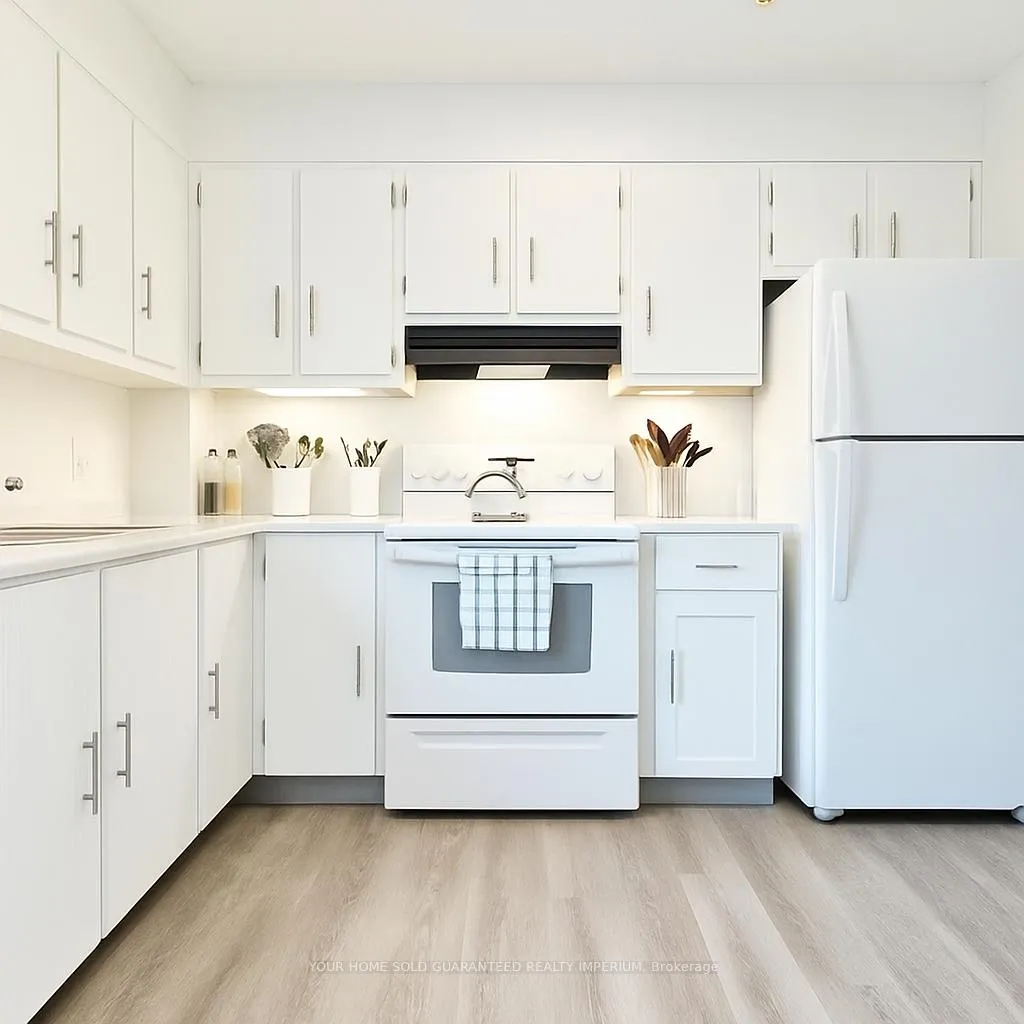 Photo 6 of Unit 36, 185 Denistoun Street, Welland, Broadway — HOMEH