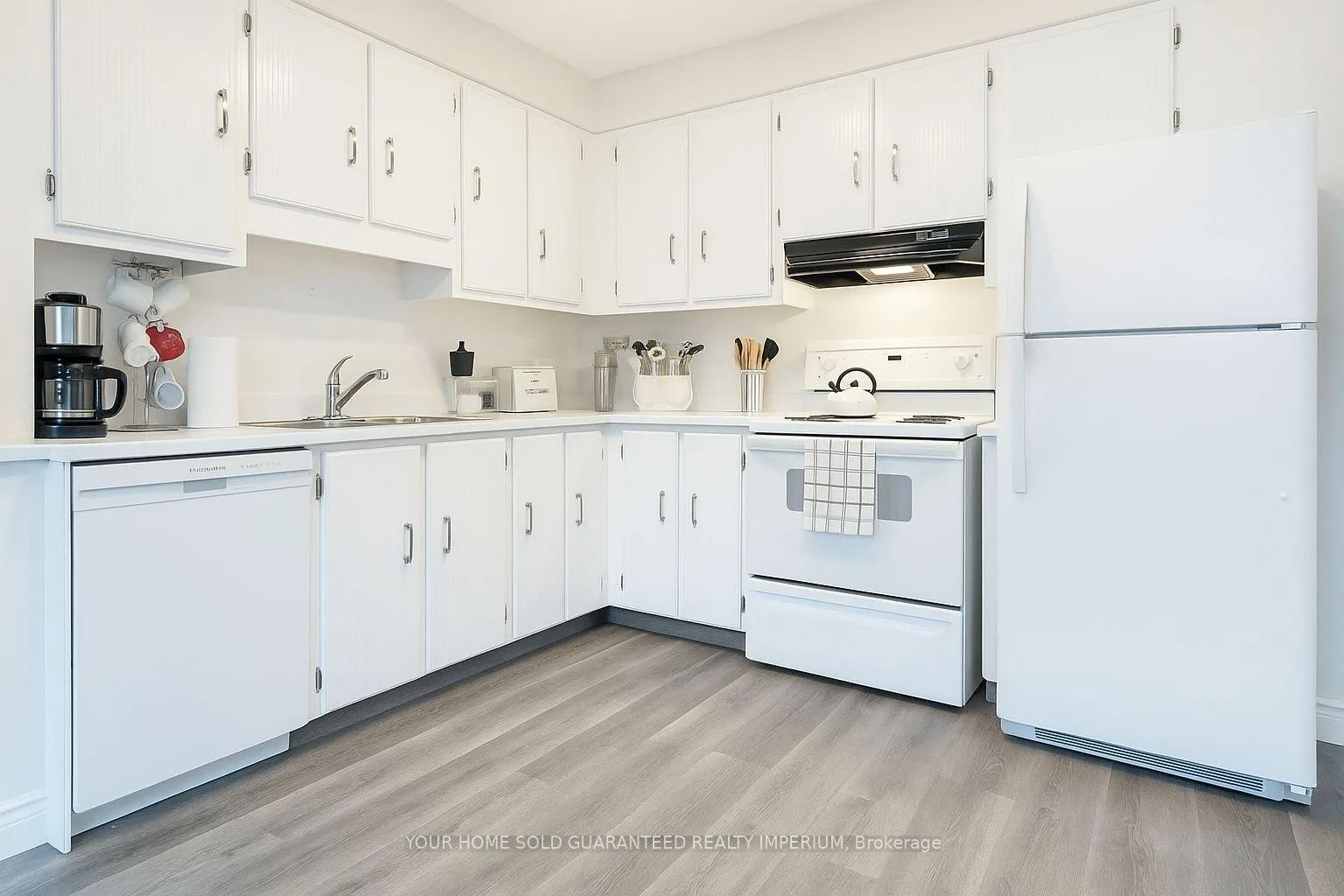 Photo 7 of Unit 36, 185 Denistoun Street, Welland, Broadway — HOMEH
