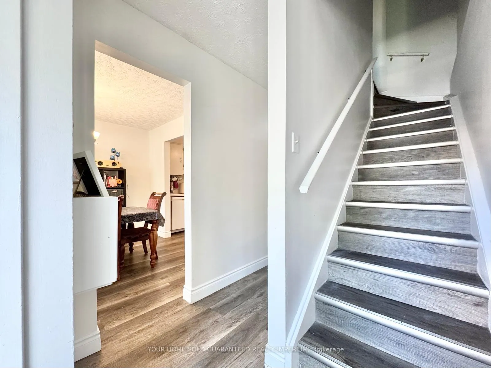 Photo 8 of Unit 36, 185 Denistoun Street, Welland, Broadway — HOMEH