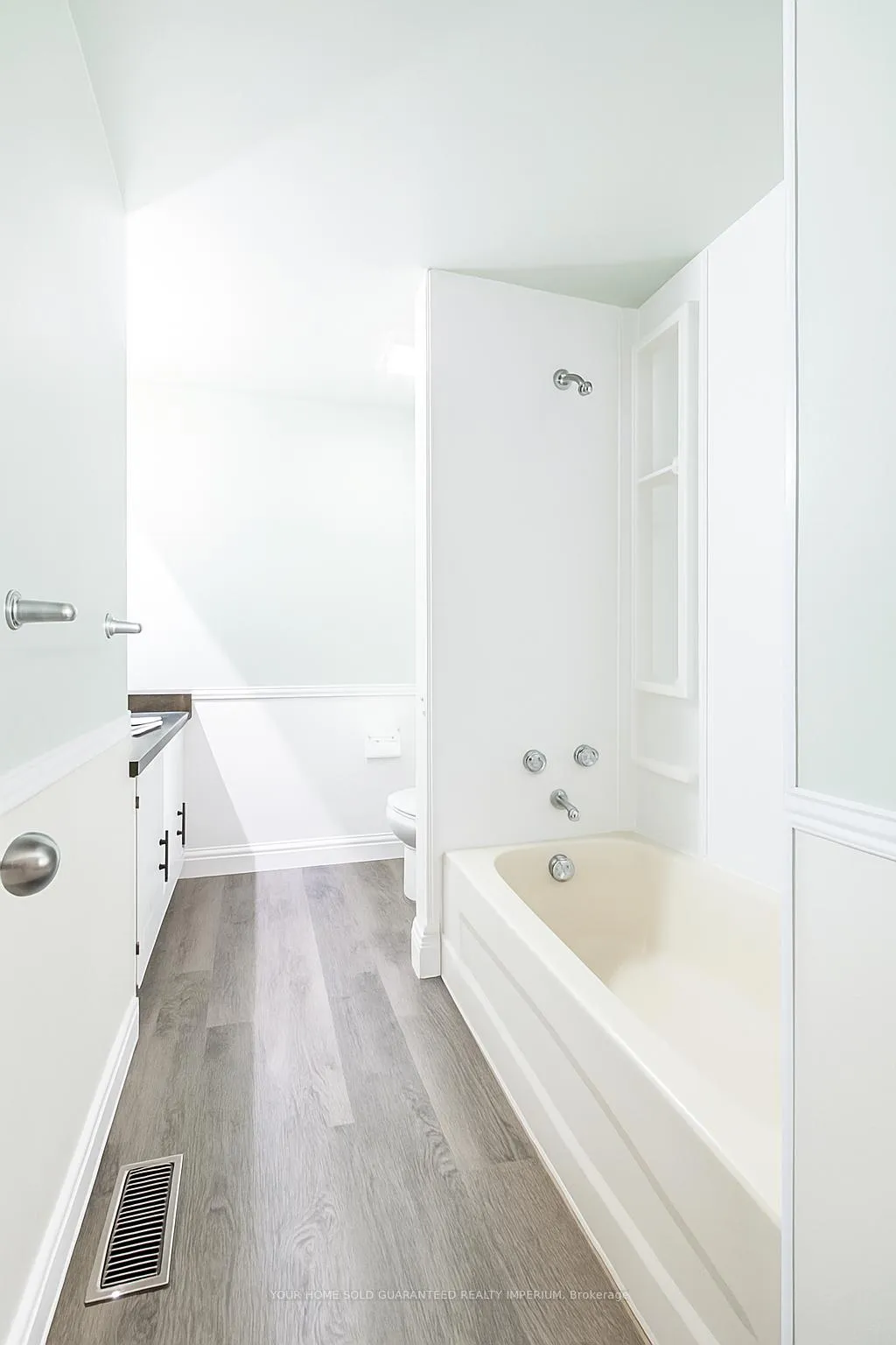 Photo 9 of Unit 36, 185 Denistoun Street, Welland, Broadway — HOMEH