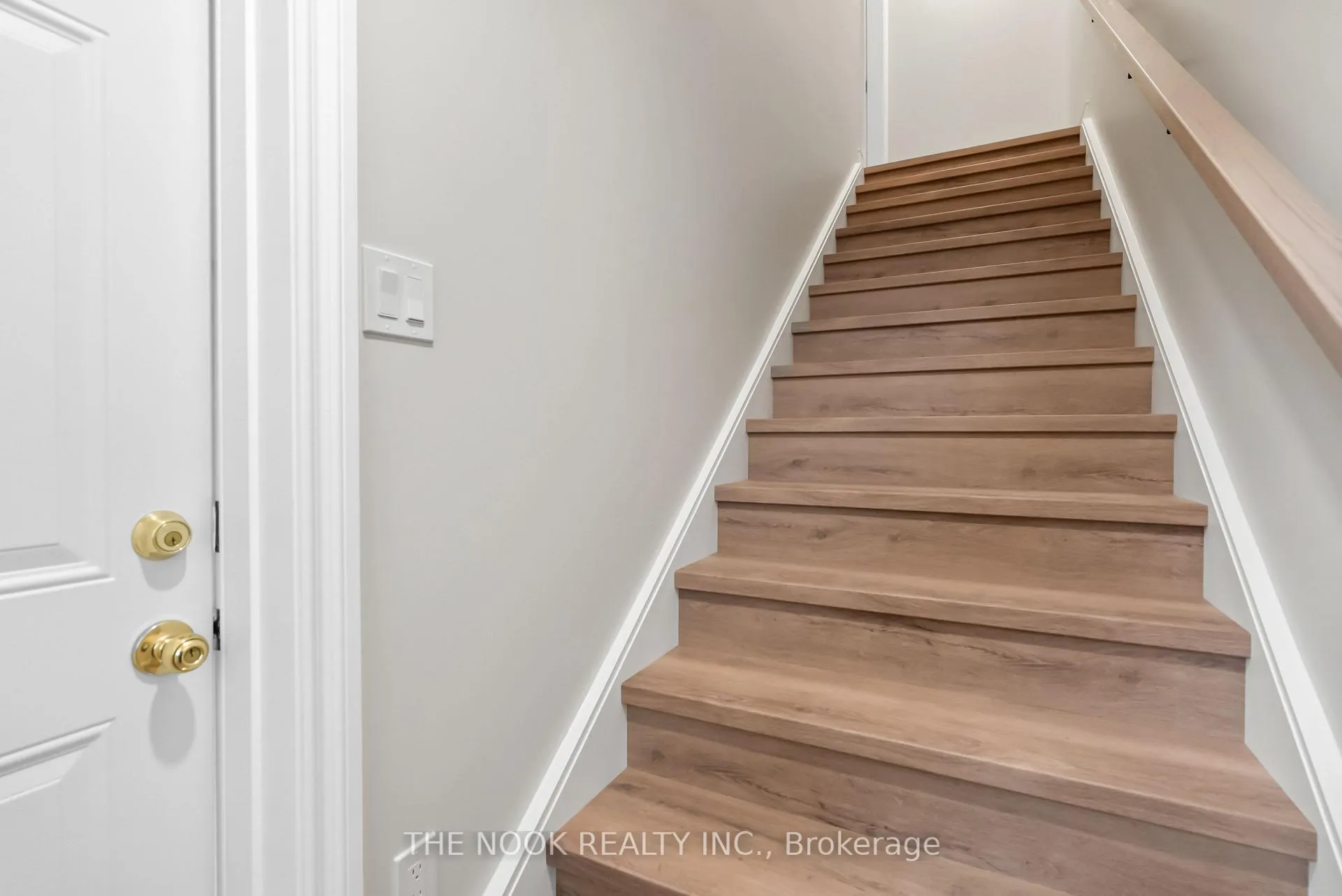 Photo 4 of 315 Aldred Drive, Scugog, Rural Scugog — HOMEH