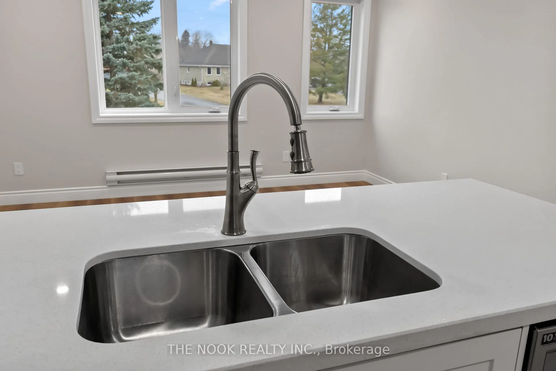 Photo 11 of 315 Aldred Drive, Scugog, Rural Scugog — HOMEH