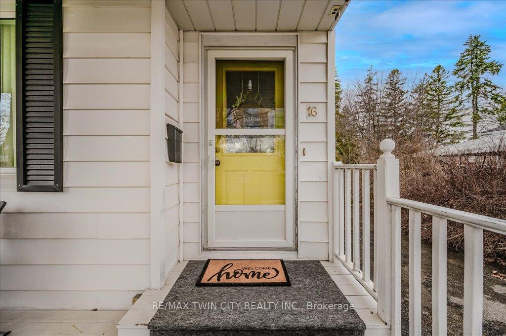 Photo 3 of 16 Northalaton Street, Brant, Brantford Twp — HOMEH