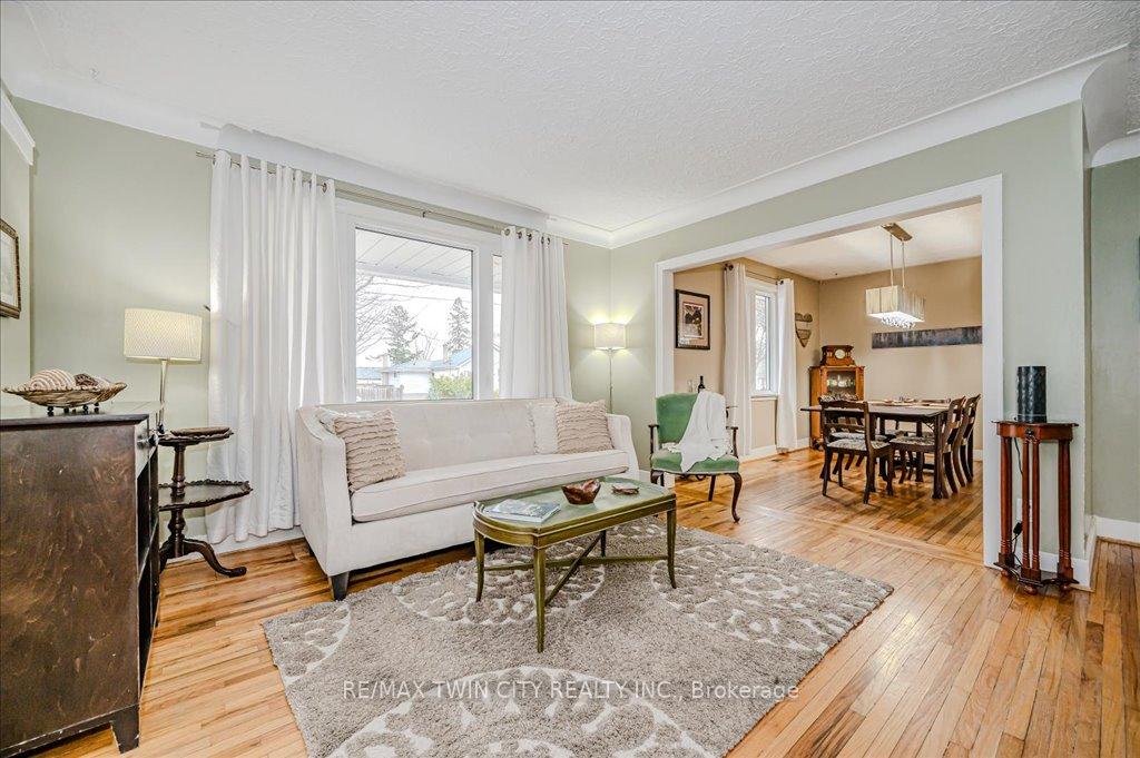 Photo 4 of 16 Northalaton Street, Brant, Brantford Twp — HOMEH
