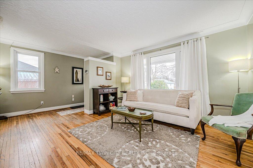 Photo 5 of 16 Northalaton Street, Brant, Brantford Twp — HOMEH