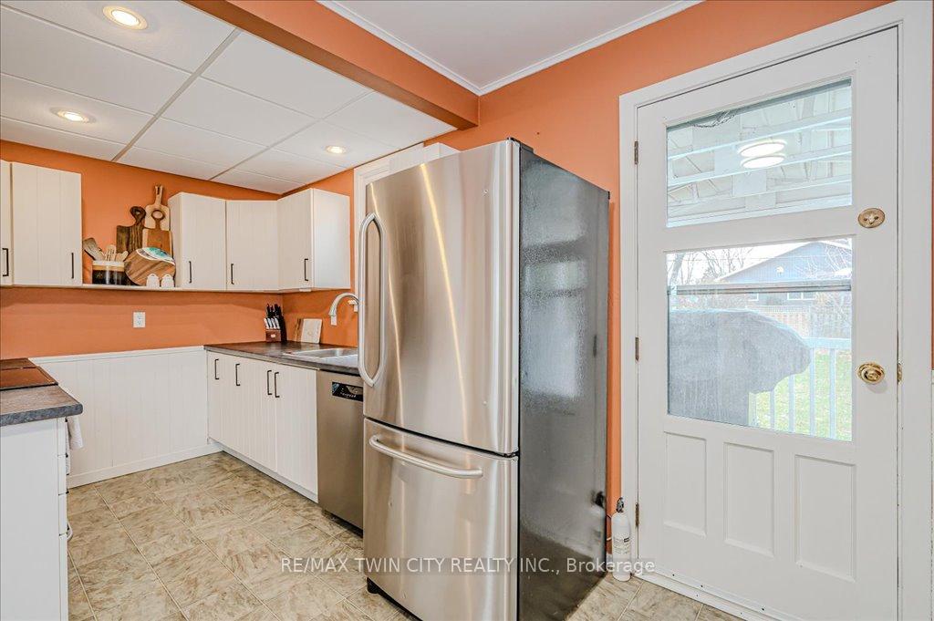 Photo 10 of 16 Northalaton Street, Brant, Brantford Twp — HOMEH