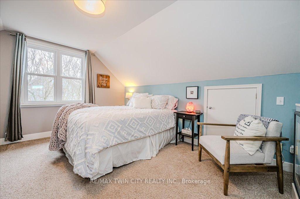 Photo 13 of 16 Northalaton Street, Brant, Brantford Twp — HOMEH