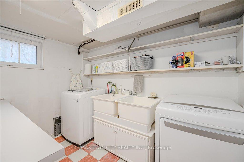 Photo 21 of 16 Northalaton Street, Brant, Brantford Twp — HOMEH