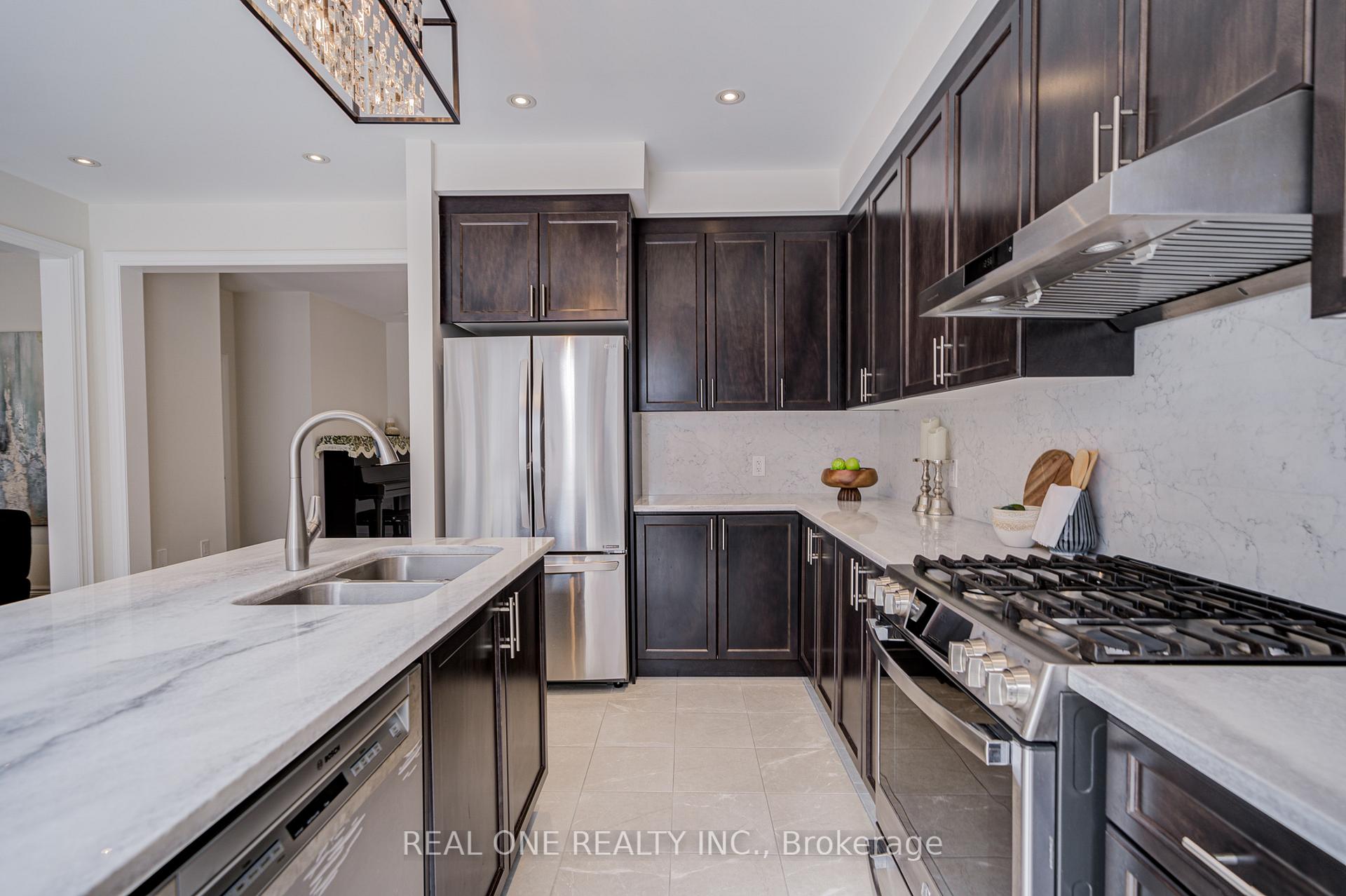 Photo 17 of 18 Terrell Avenue, Georgina, Keswick South — HOMEH