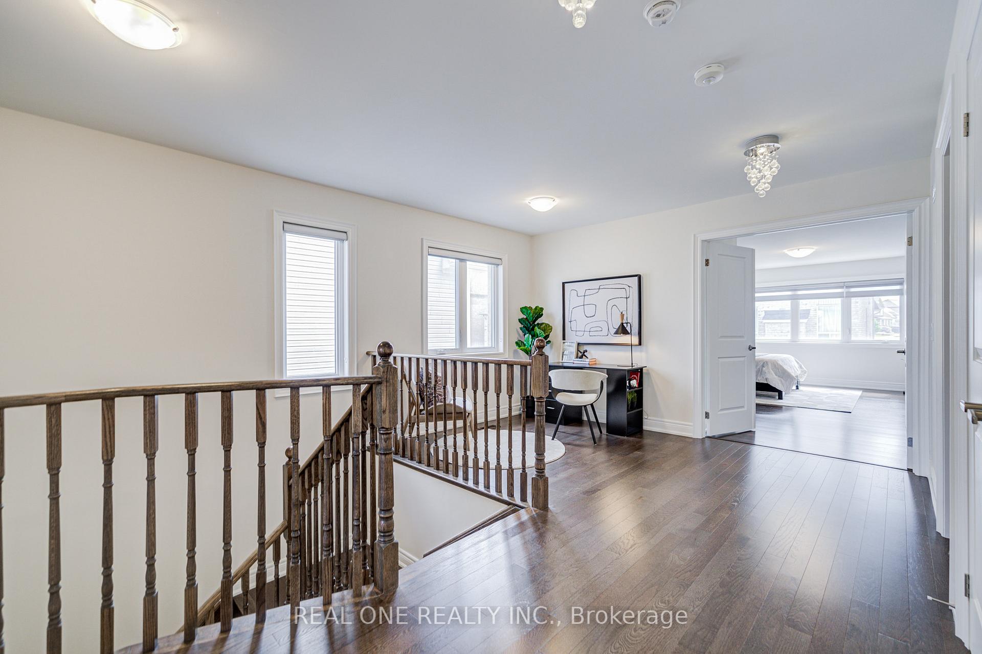 Photo 21 of 18 Terrell Avenue, Georgina, Keswick South — HOMEH