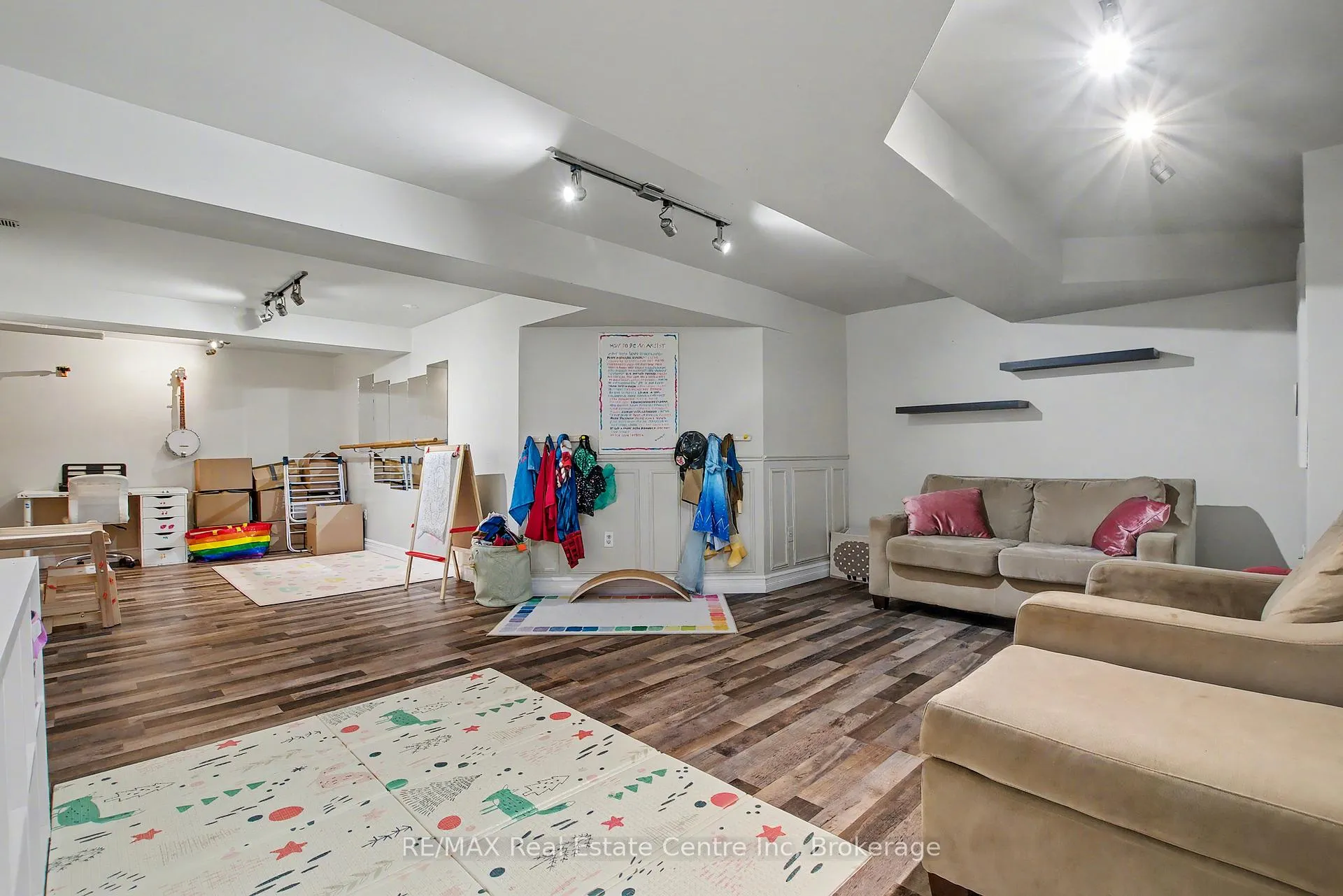 Photo 305 of 373 Starwood Drive, Guelph, Grange Road — HOMEH