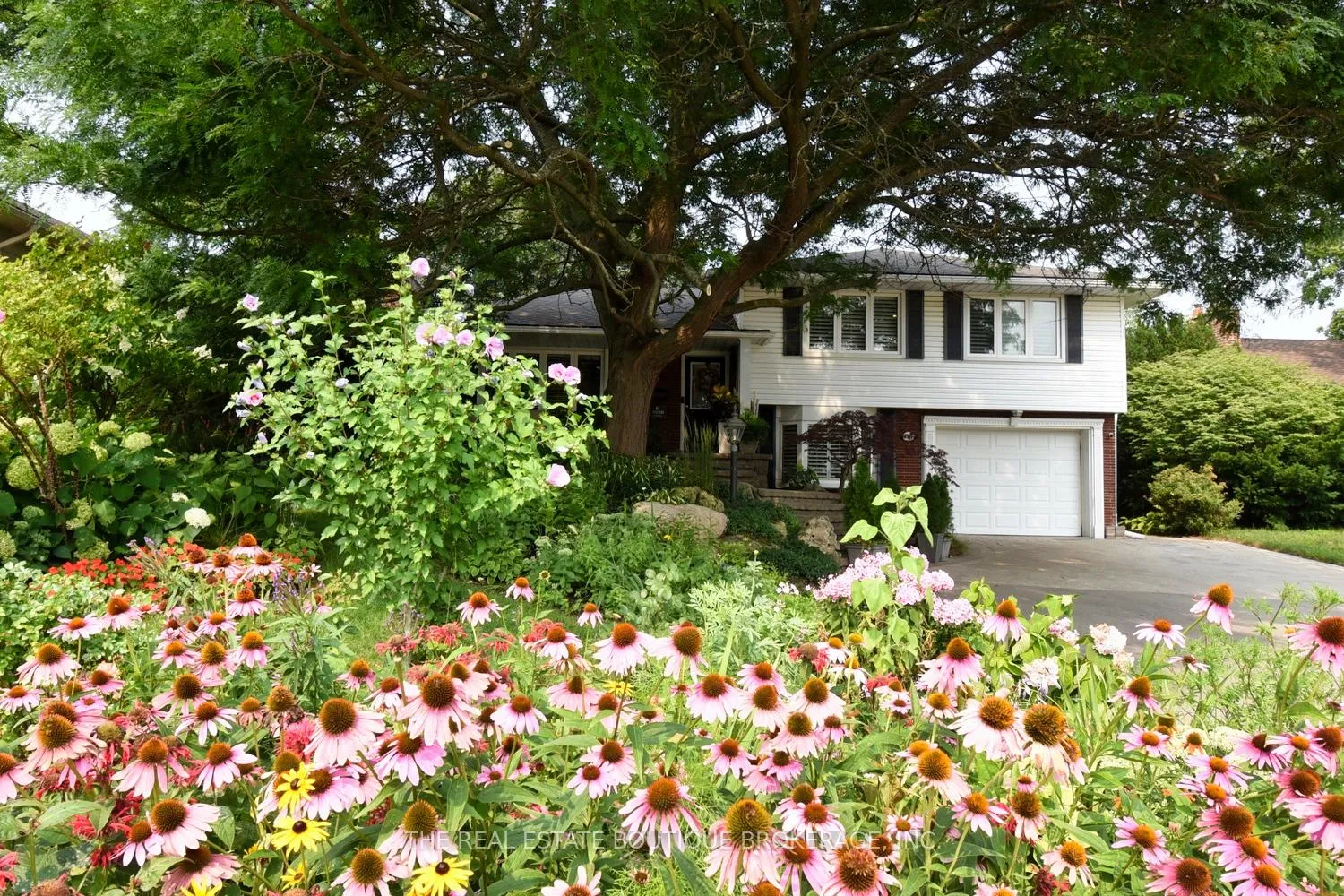 Photo 14 of 4131 Lorraine Crescent, Burlington, Shoreacres — HOMEH