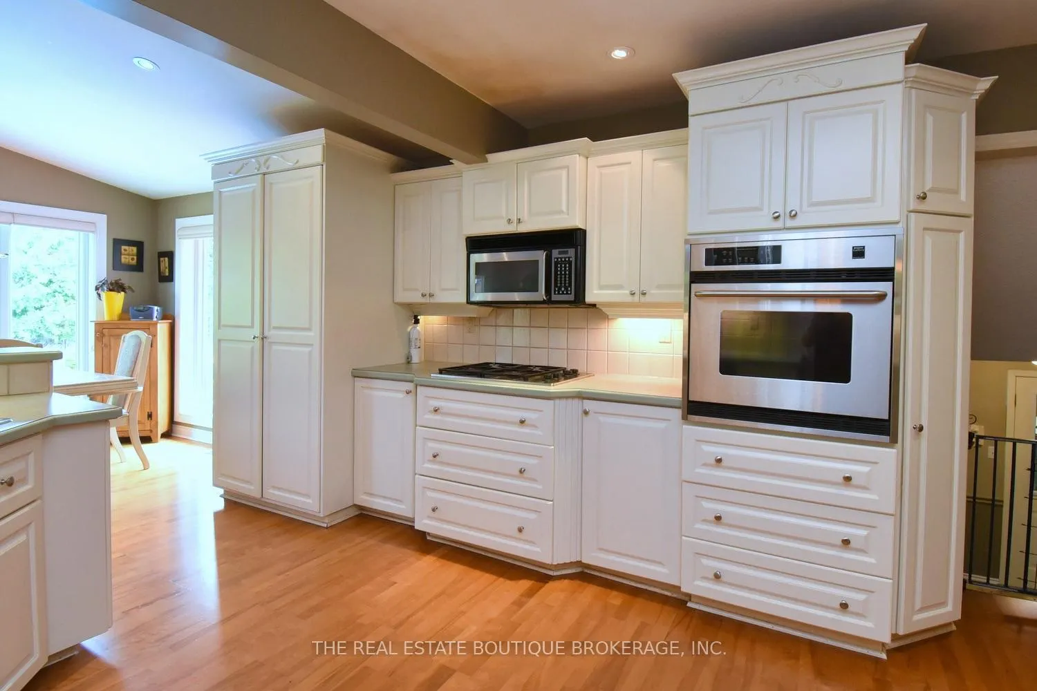 Photo 125 of 4131 Lorraine Crescent, Burlington, Shoreacres — HOMEH