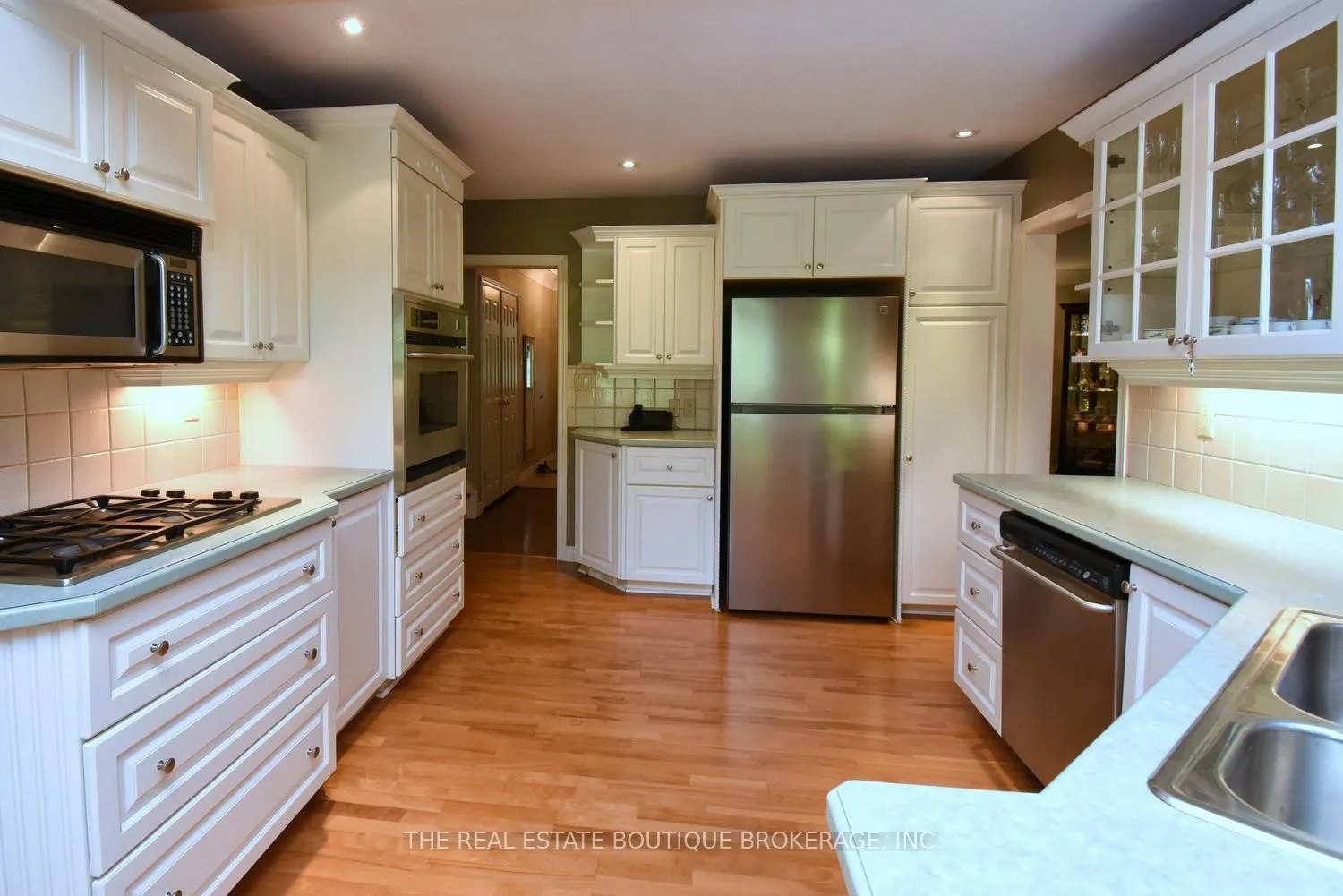 Photo 127 of 4131 Lorraine Crescent, Burlington, Shoreacres — HOMEH