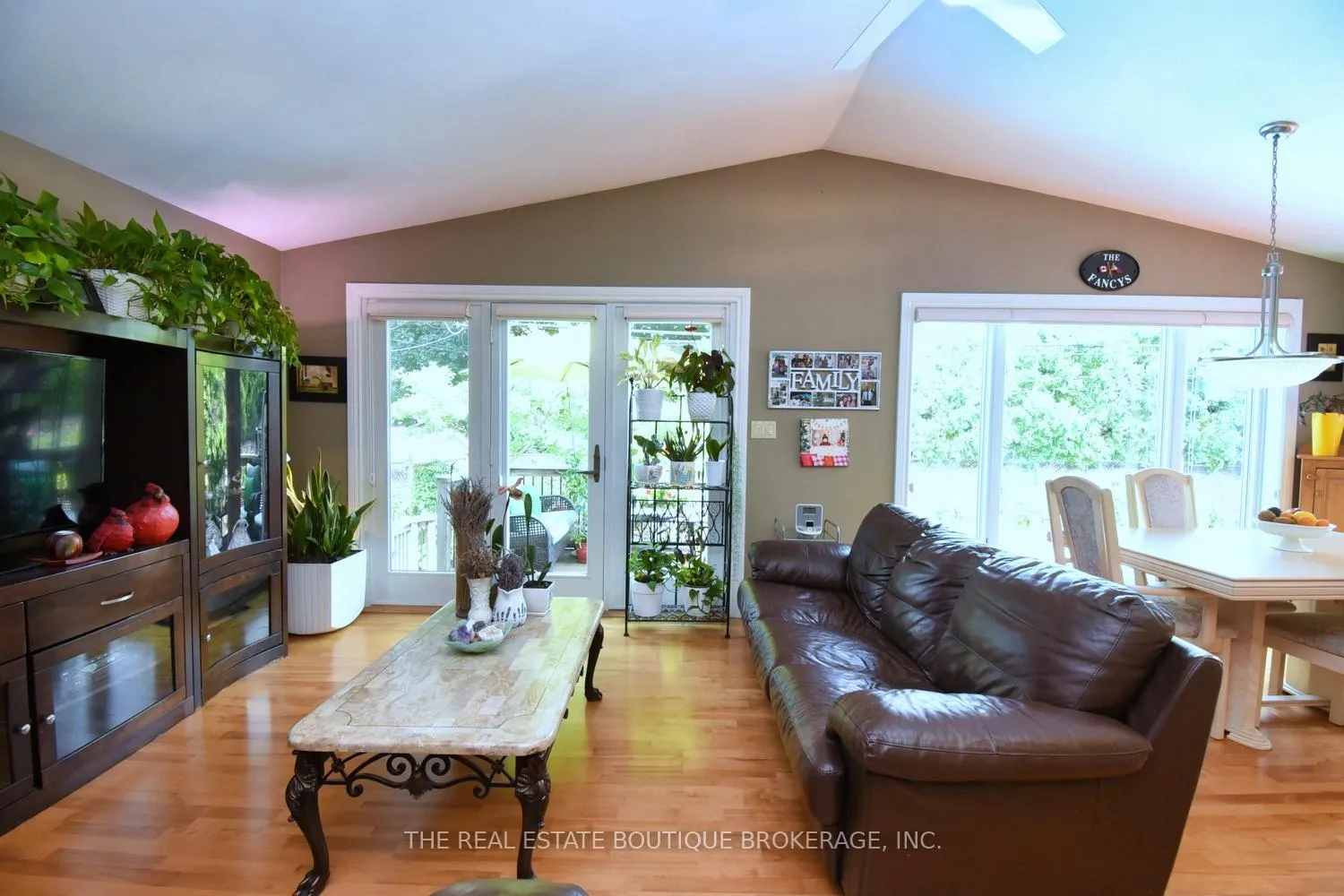 Photo 191 of 4131 Lorraine Crescent, Burlington, Shoreacres — HOMEH