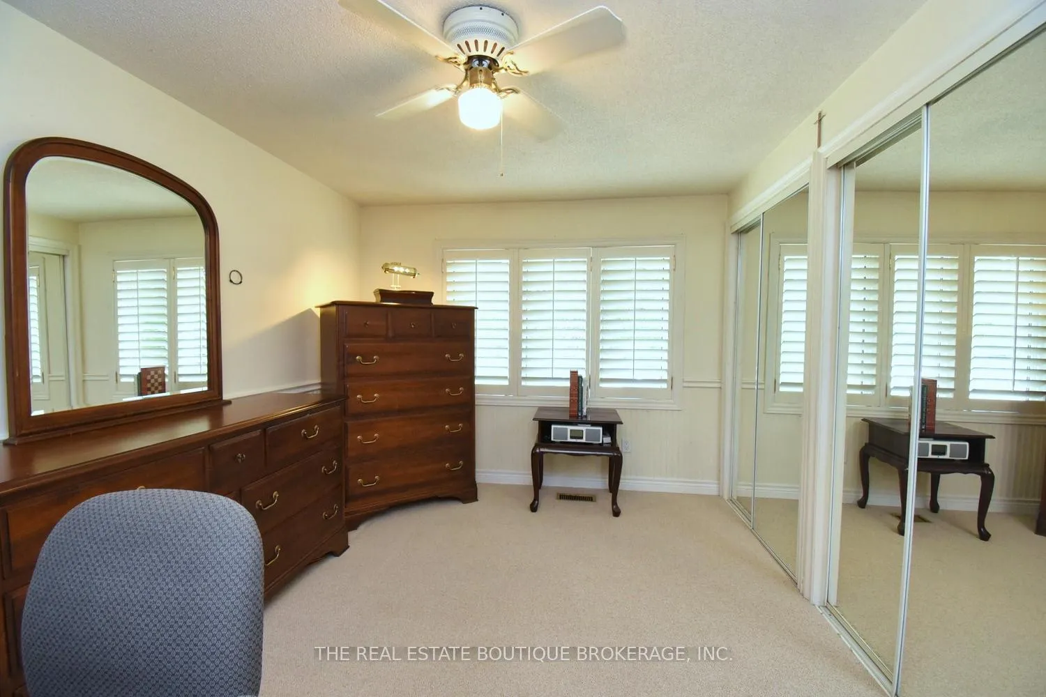 Photo 217 of 4131 Lorraine Crescent, Burlington, Shoreacres — HOMEH