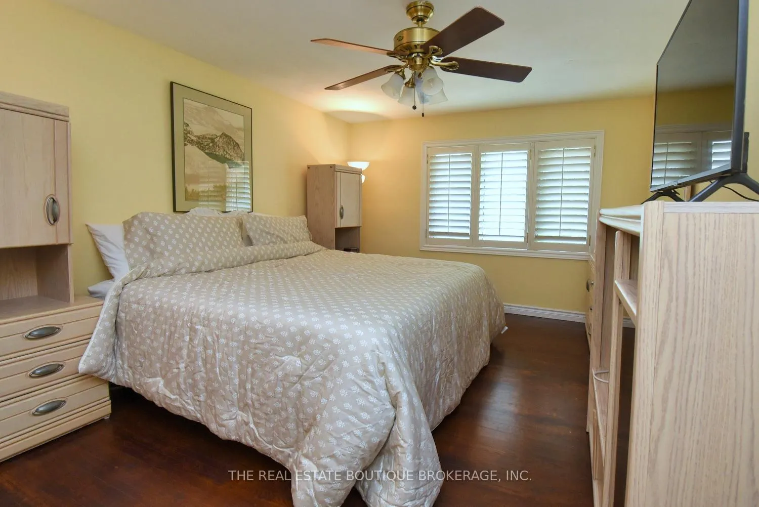 Photo 233 of 4131 Lorraine Crescent, Burlington, Shoreacres — HOMEH