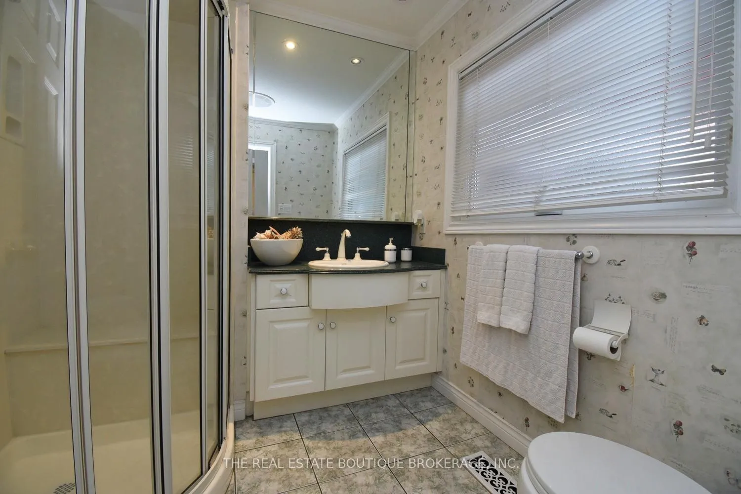 Photo 280 of 4131 Lorraine Crescent, Burlington, Shoreacres — HOMEH
