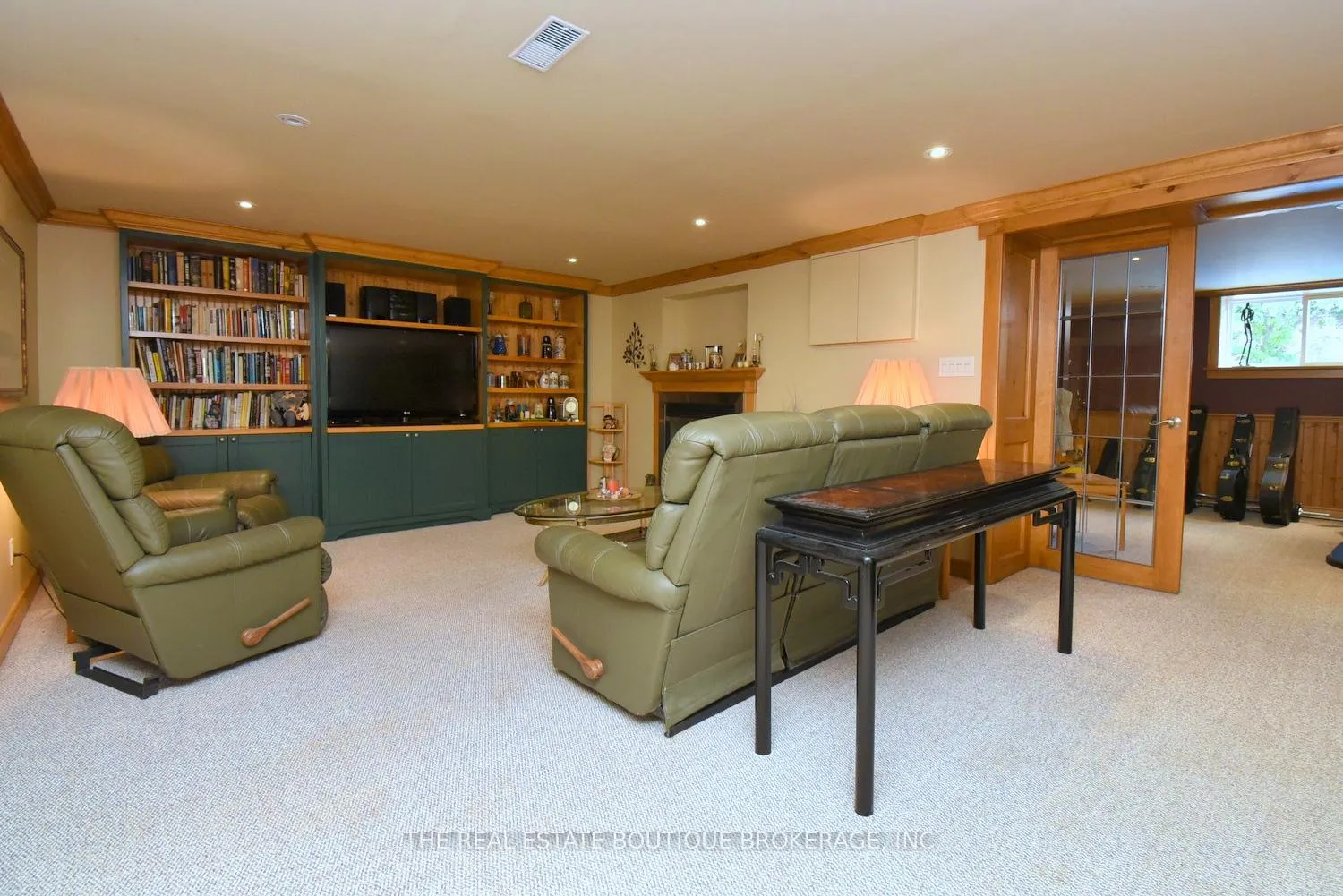 Photo 315 of 4131 Lorraine Crescent, Burlington, Shoreacres — HOMEH