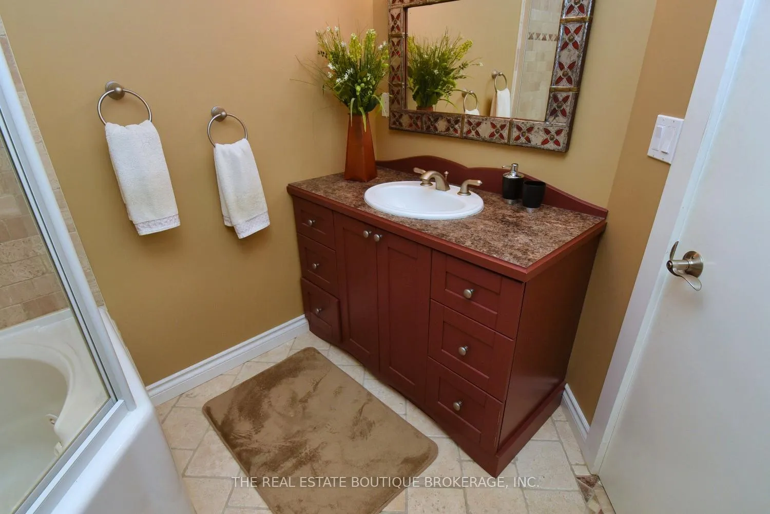 Photo 367 of 4131 Lorraine Crescent, Burlington, Shoreacres — HOMEH