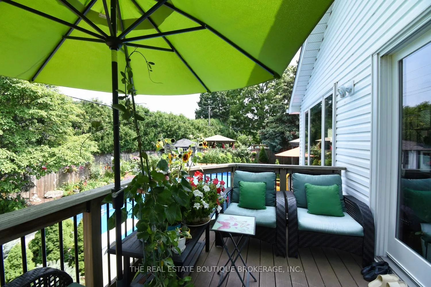 Photo 415 of 4131 Lorraine Crescent, Burlington, Shoreacres — HOMEH