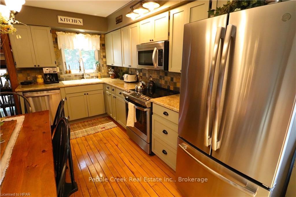 Photo 8 of 172 St David Street, Goderich, Goderich (Town) — HOMEH