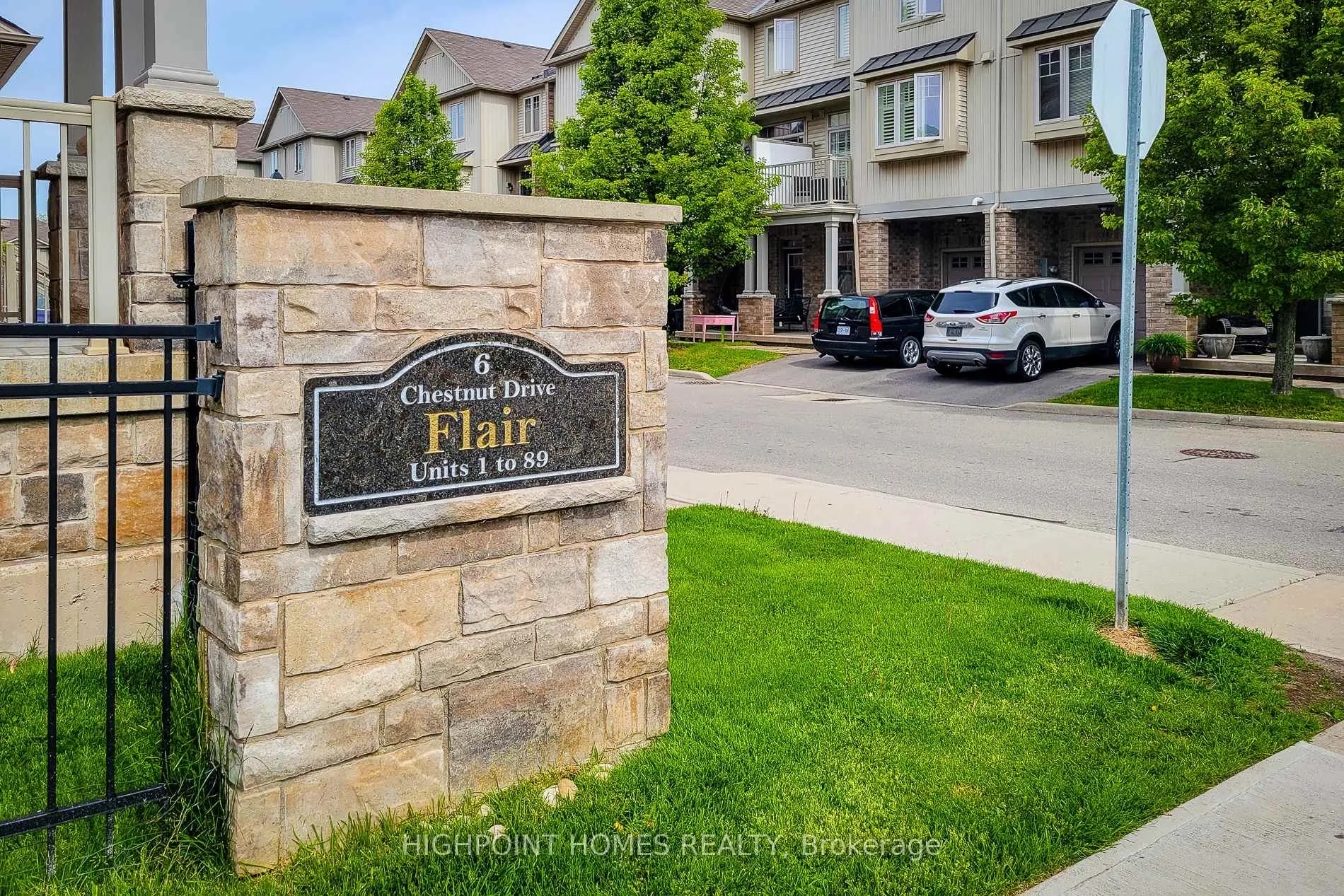 Front of Unit 15, 6 Chestnut Drive