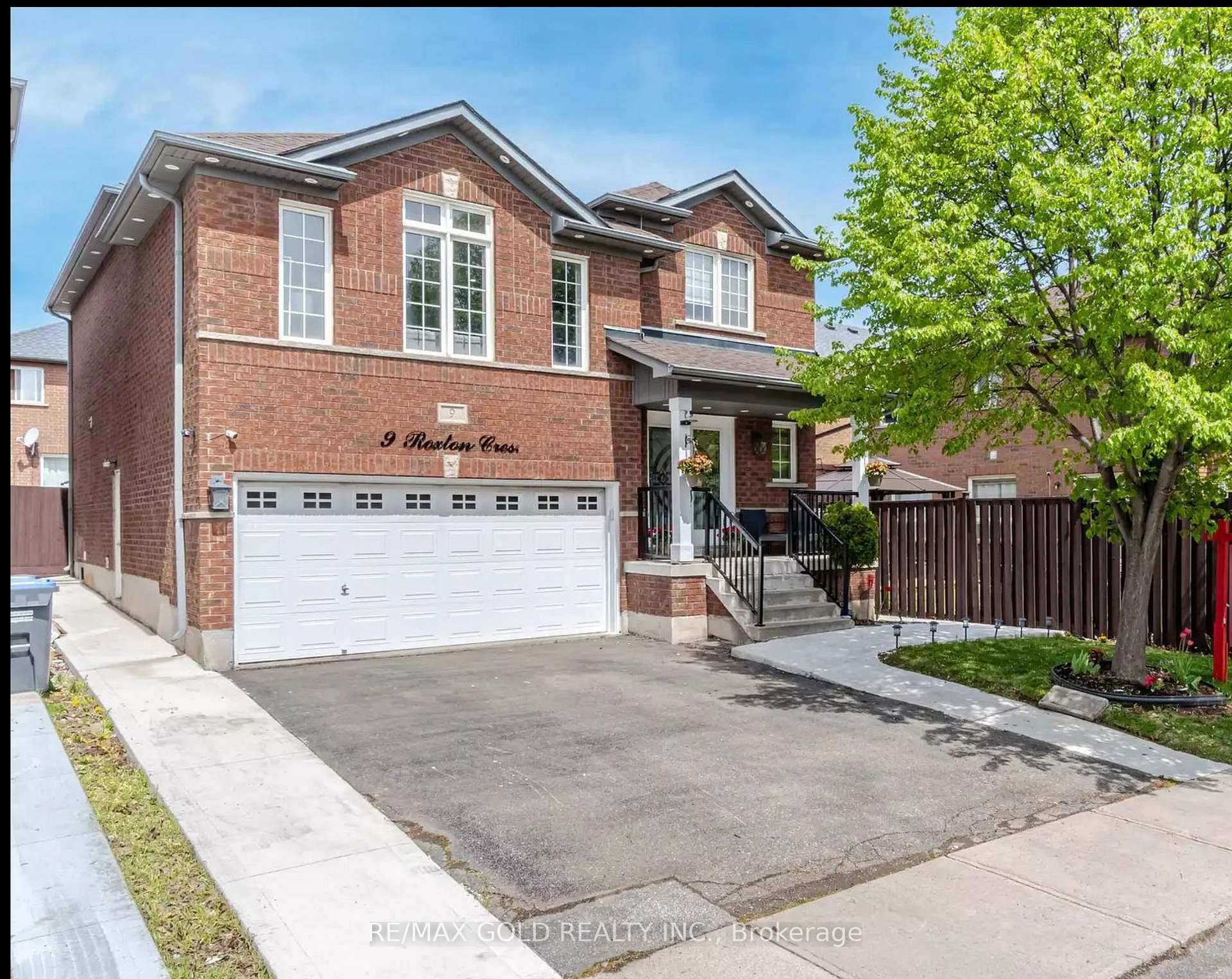 Photo 1 of 9 Roxton Crescent, Brampton, Fletcher's Meadow — HOMEH
