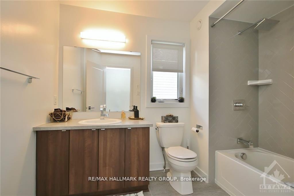 Photo 24 of 124 Helen Rapp Way, Ottawa, Blossom Park/Kemp Park/Findlay Creek — HOMEH