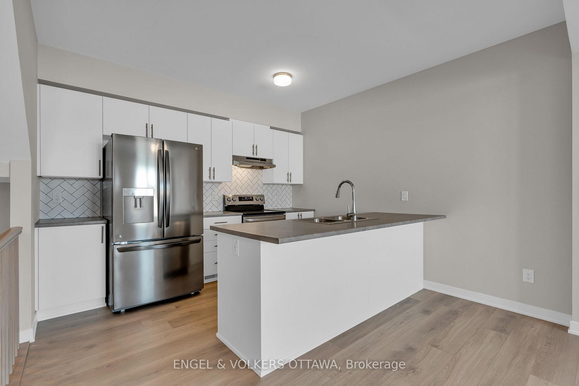 Photo 7 of 105 Beebalm Crescent, Ottawa, Barrhaven - Half Moon Bay — HOMEH