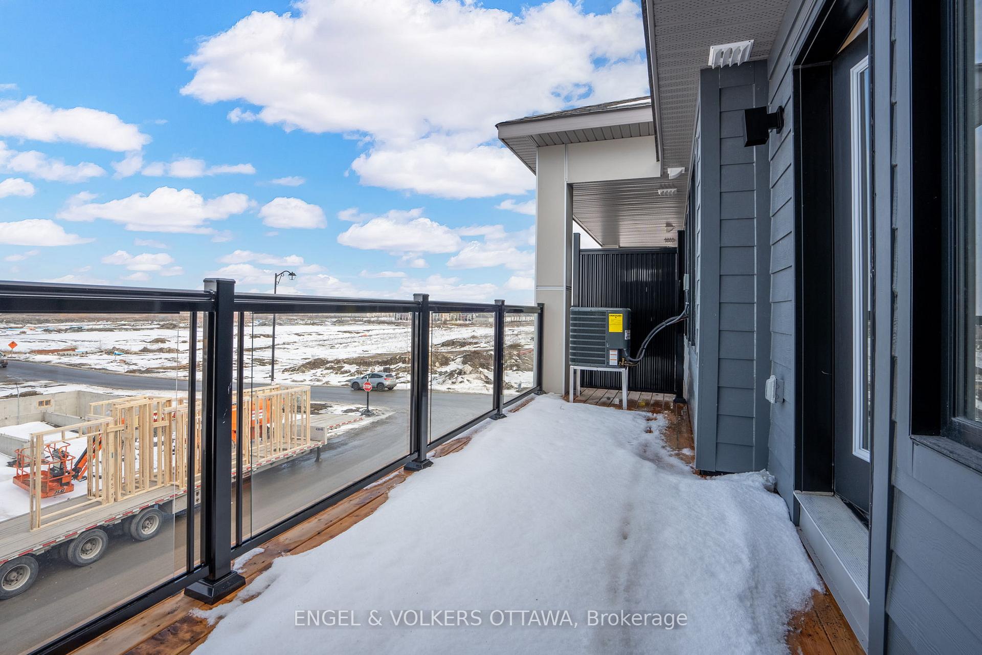 Photo 20 of 105 Beebalm Crescent, Ottawa, Barrhaven - Half Moon Bay — HOMEH