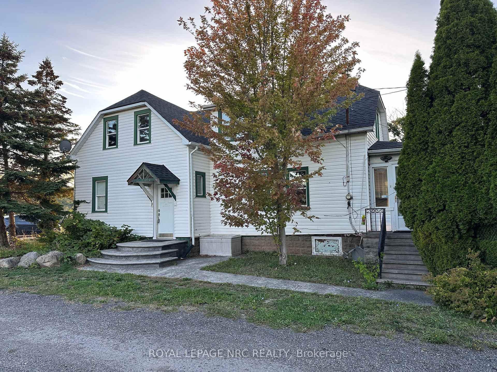 Photo 1 of 457 Main Street W, Grimsby, Grimsby West — HOMEH