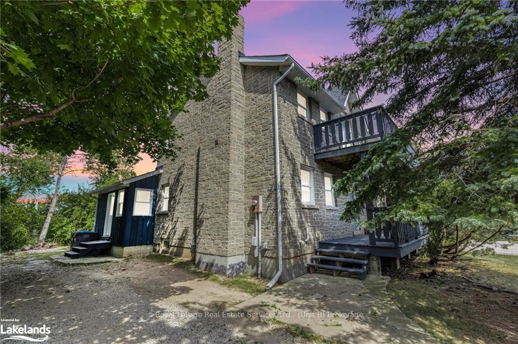Front of 155 Settlers Way