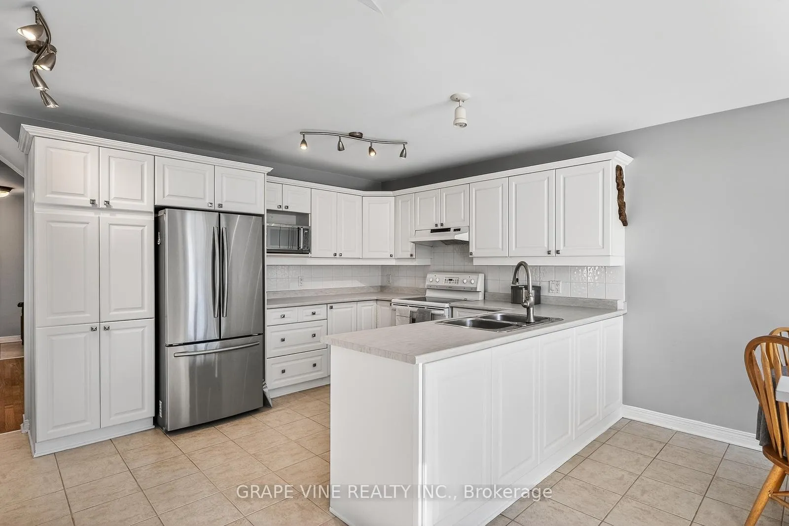 Photo 13 of 130 Springcreek Crescent, Ottawa, Kanata - Bridlewood — HOMEH