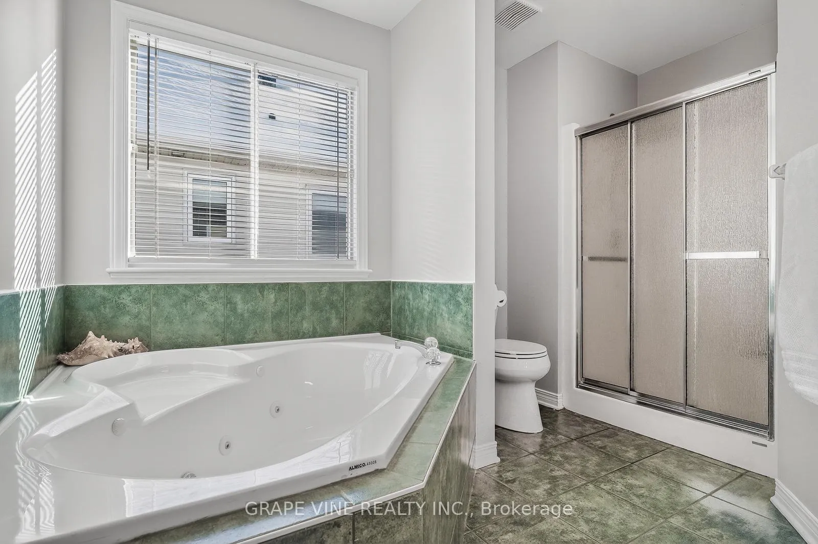 Photo 23 of 130 Springcreek Crescent, Ottawa, Kanata - Bridlewood — HOMEH