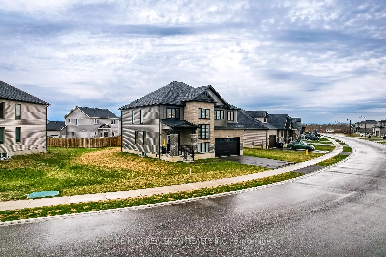 Photo 4 of 44 Allenwood Road, Springwater, Rural Springwater — HOMEH