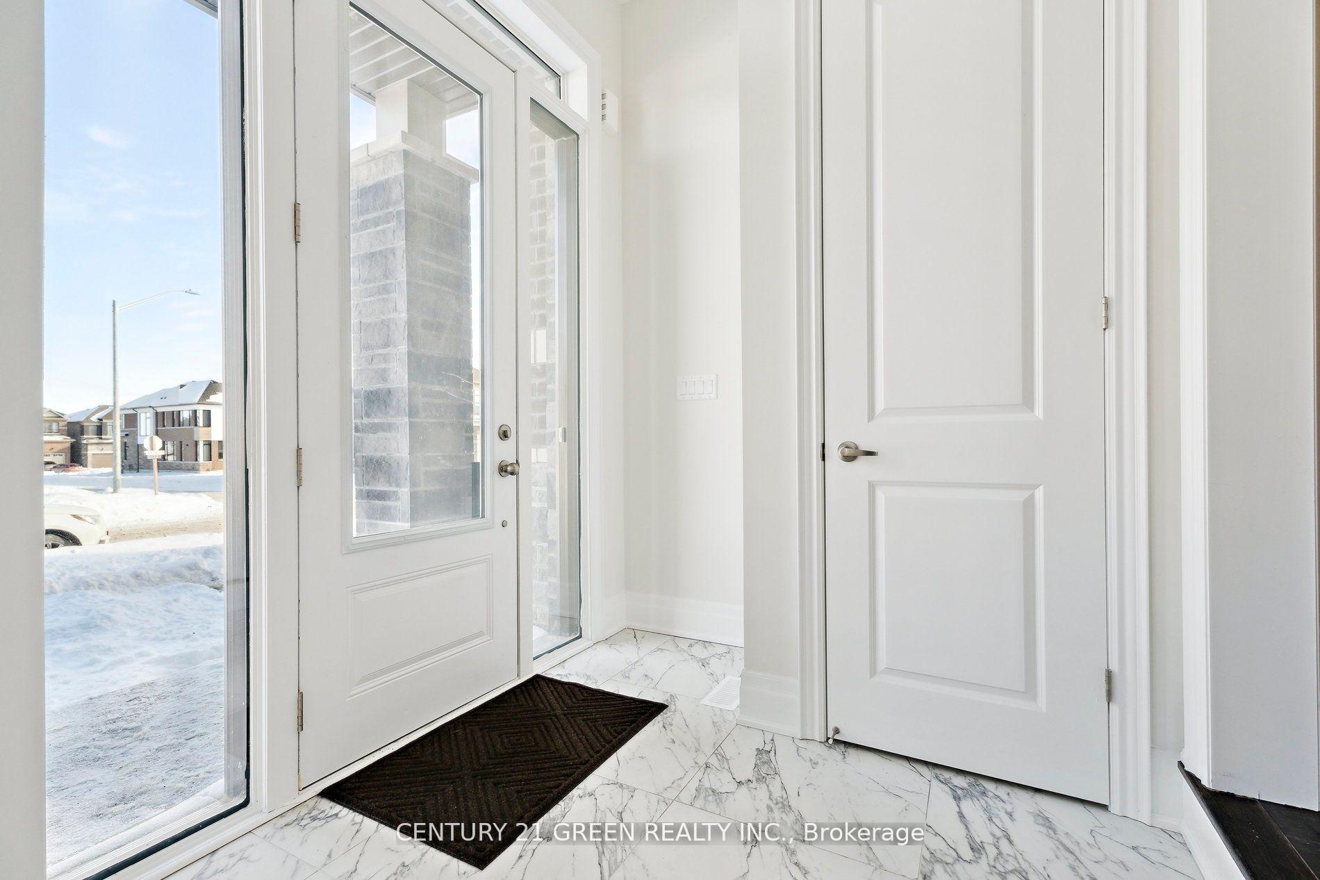 Photo 3 of 65 Durham Avenue, Barrie, Rural Barrie Southeast — HOMEH