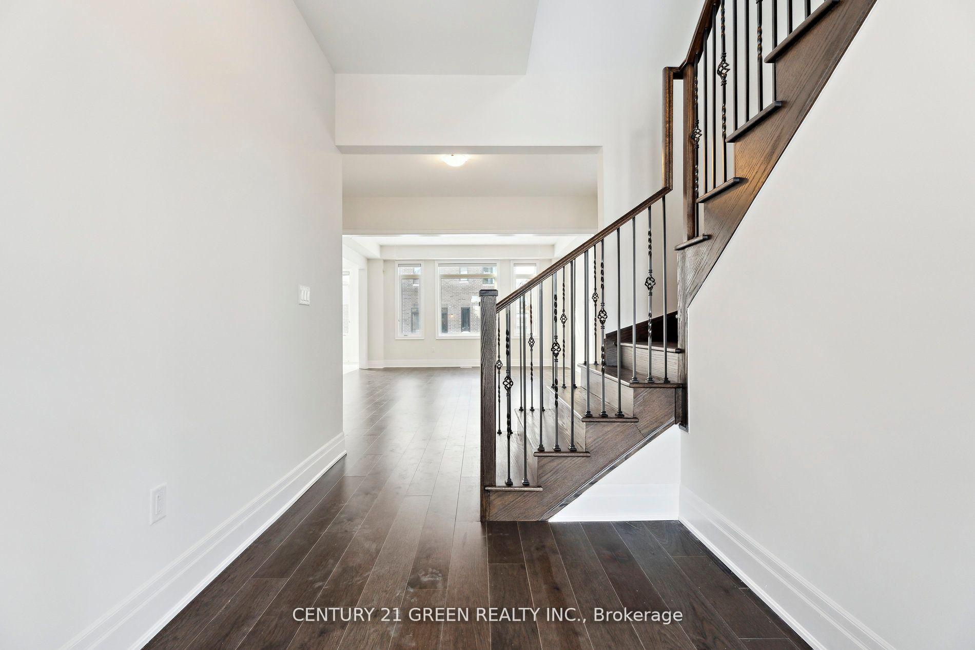 Photo 4 of 65 Durham Avenue, Barrie, Rural Barrie Southeast — HOMEH