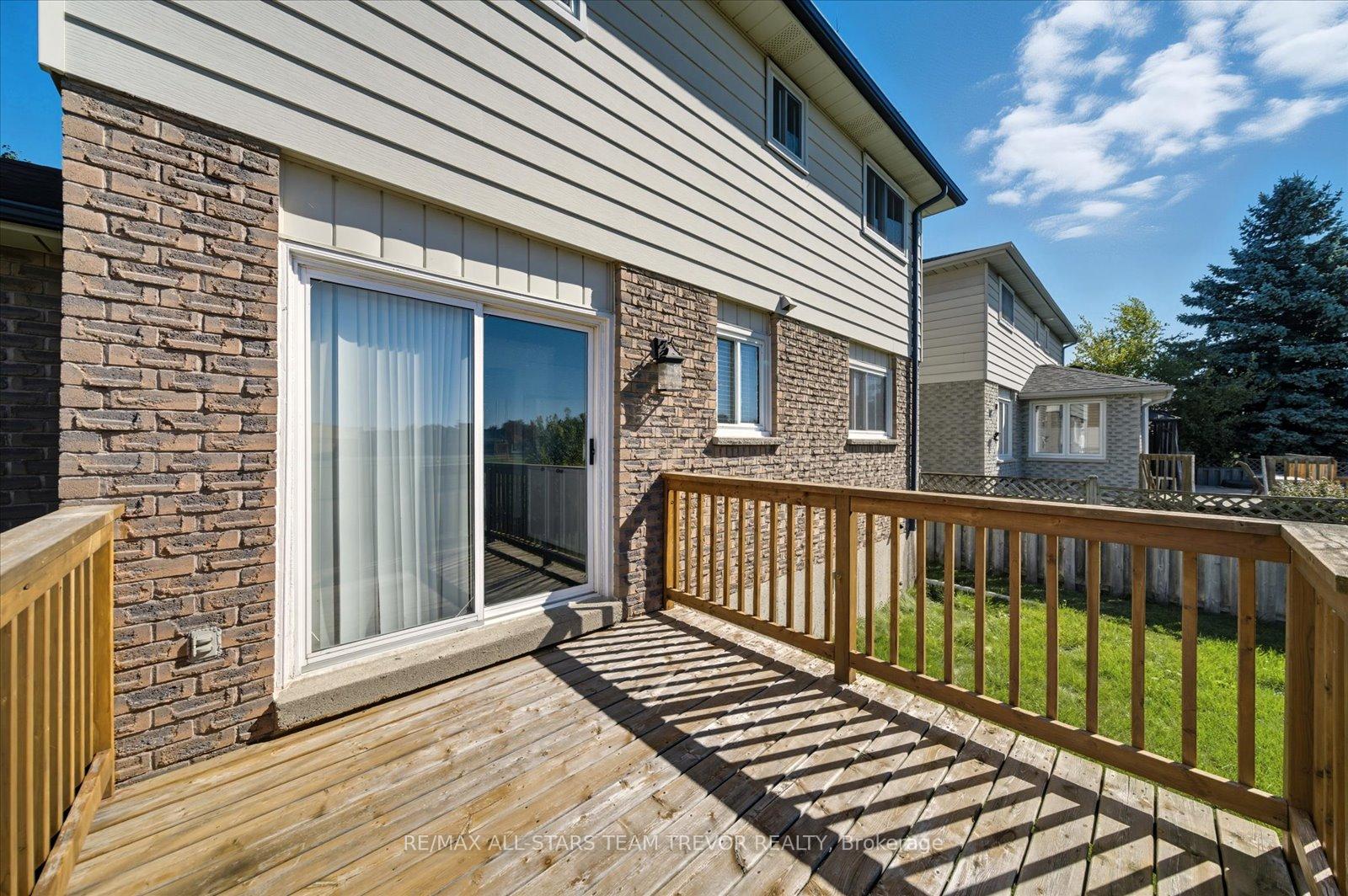 Photo 32 of 24 Oakmeadow Boulevard, Georgina, Keswick South — HOMEH