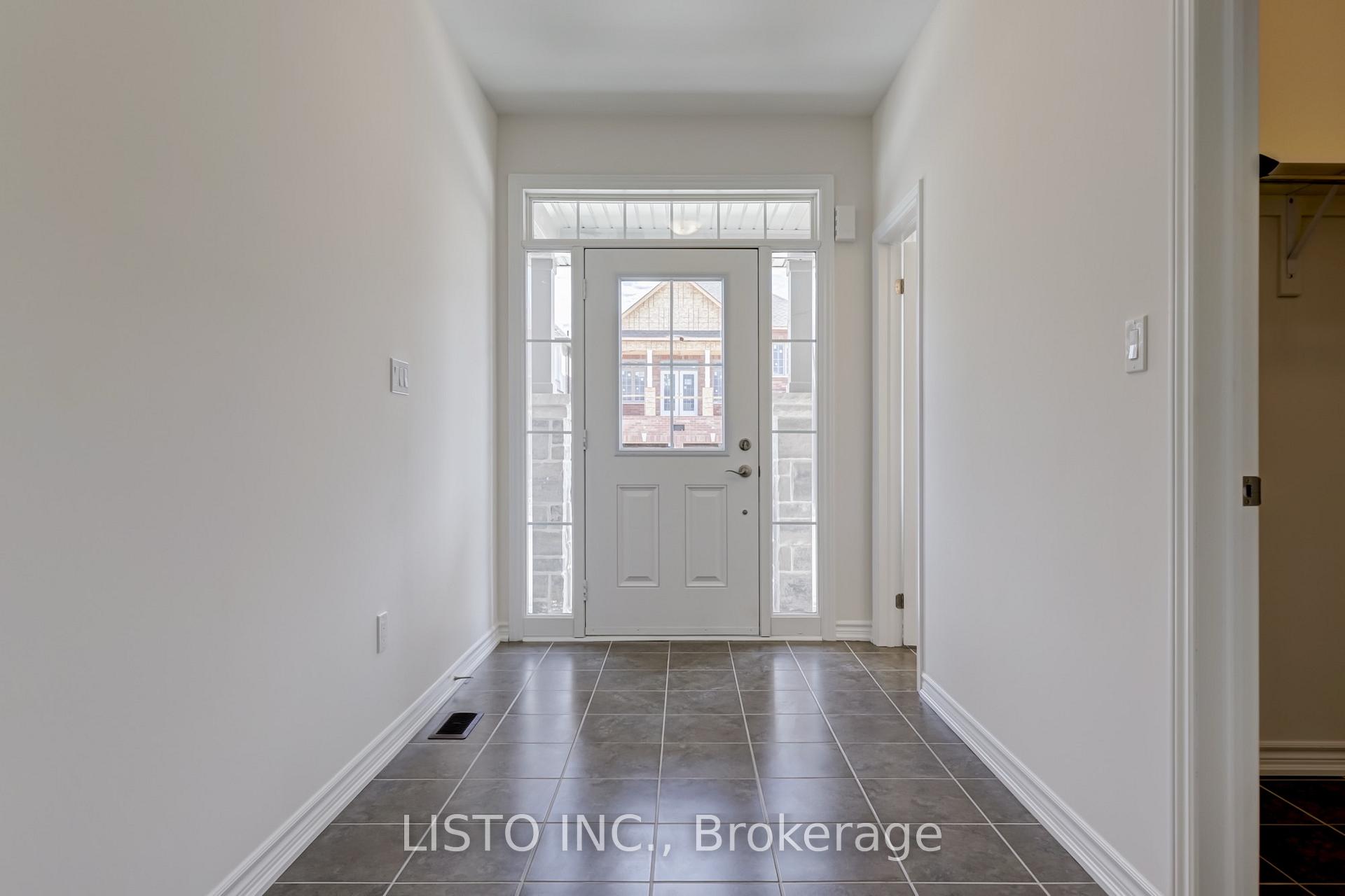 Photo 4 of 282 Danny Wheeler Boulevard, Georgina, Keswick North — HOMEH