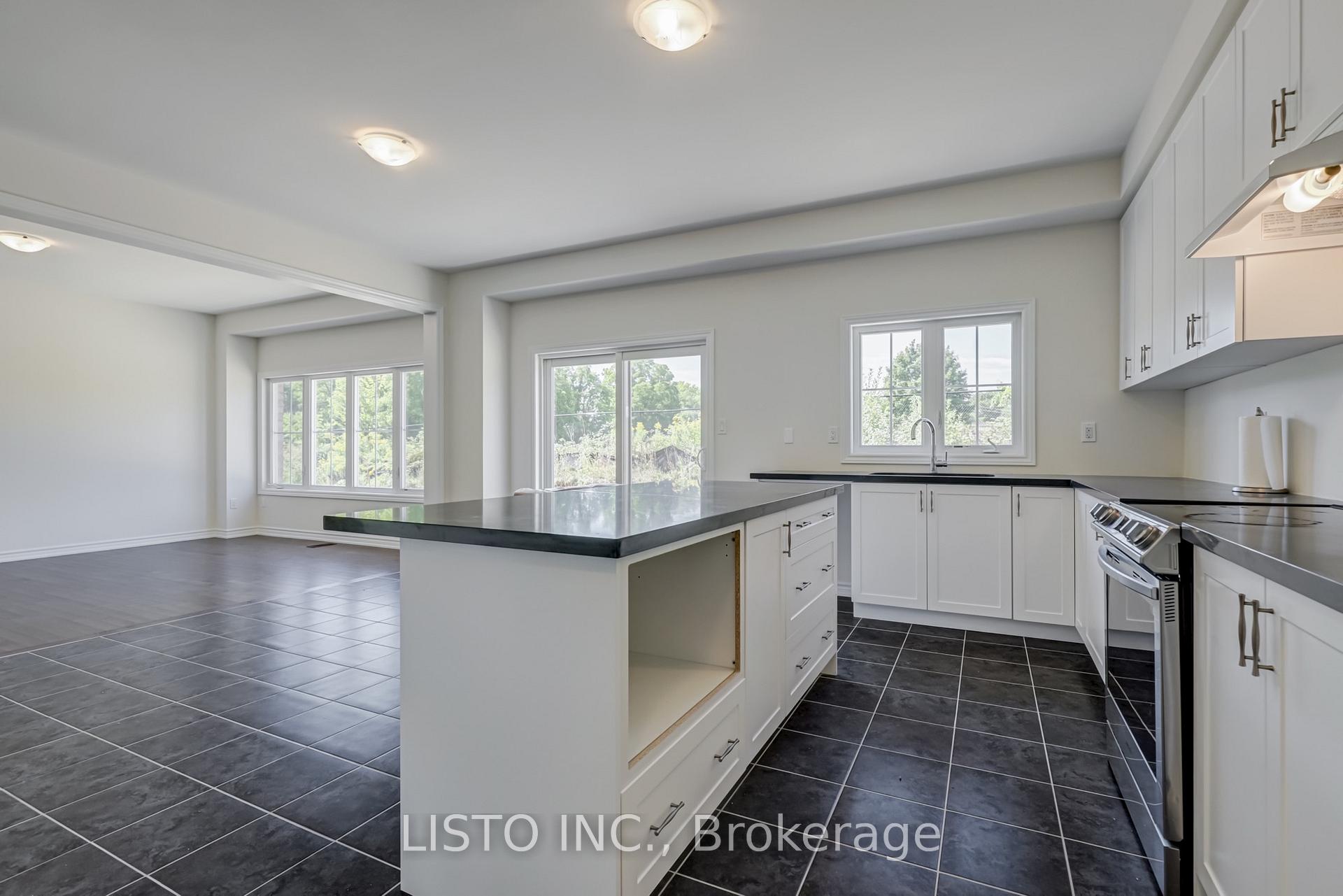 Photo 12 of 282 Danny Wheeler Boulevard, Georgina, Keswick North — HOMEH