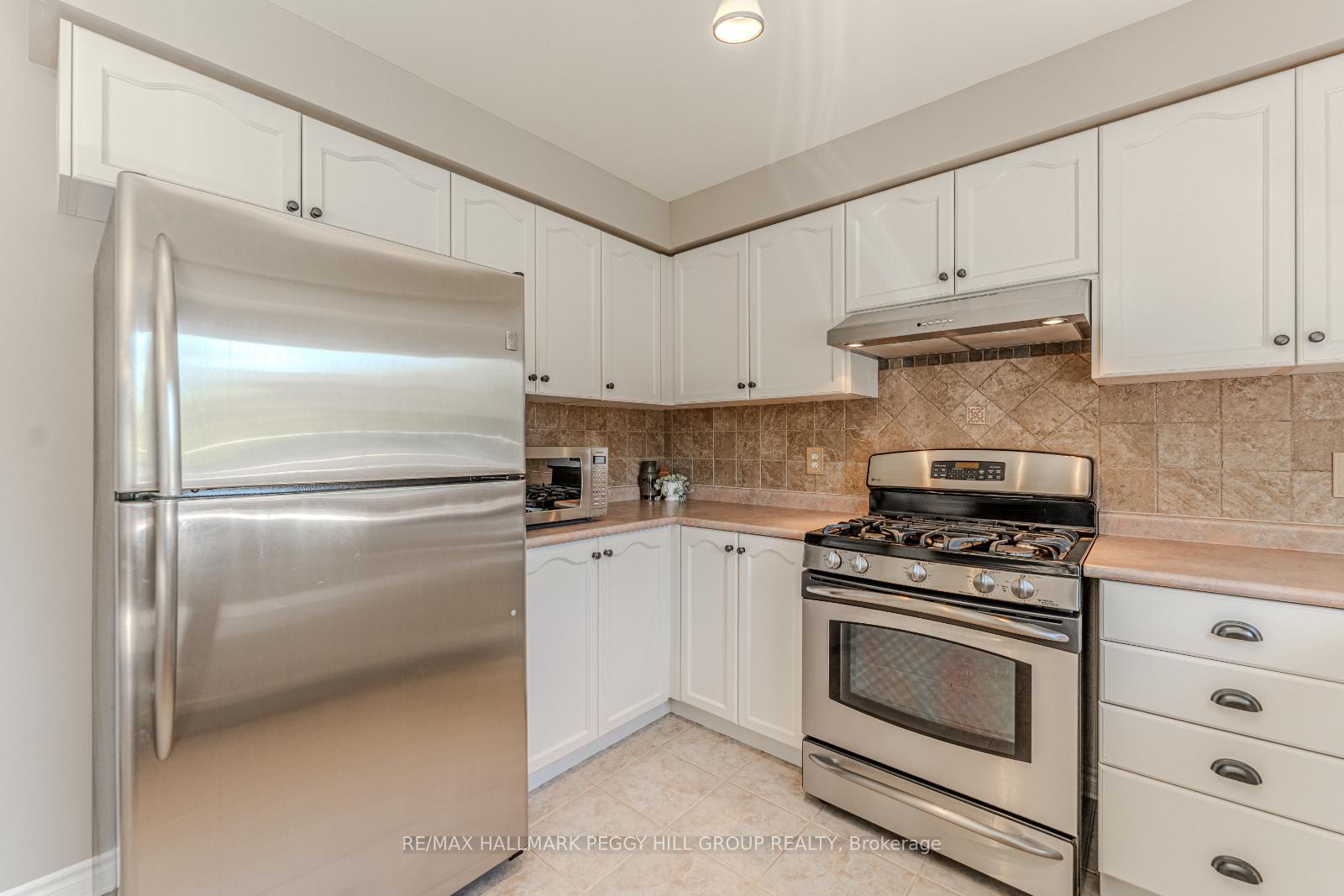 Photo 5 of 10 McAvoy Drive, Barrie, Edgehill Drive — HOMEH