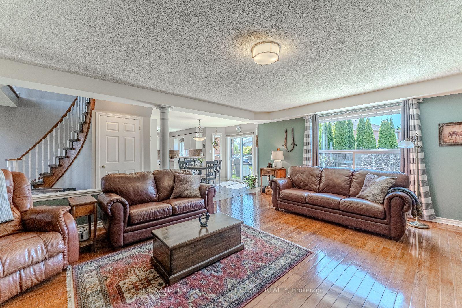 Photo 8 of 10 McAvoy Drive, Barrie, Edgehill Drive — HOMEH