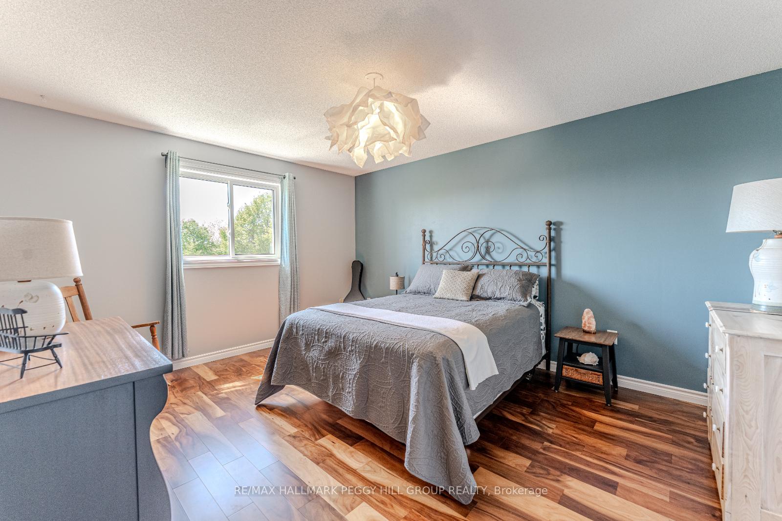 Photo 13 of 10 McAvoy Drive, Barrie, Edgehill Drive — HOMEH
