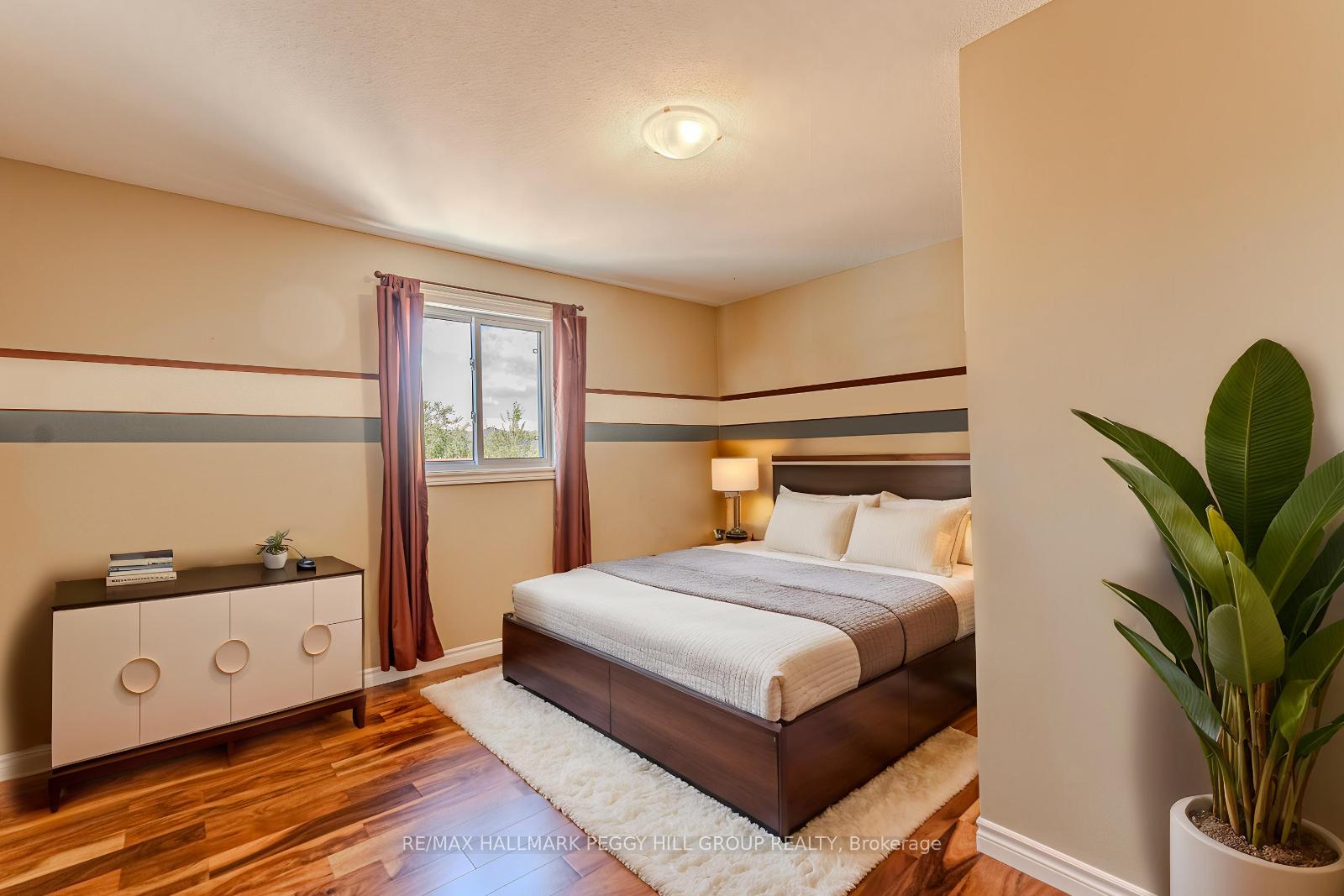 Photo 14 of 10 McAvoy Drive, Barrie, Edgehill Drive — HOMEH