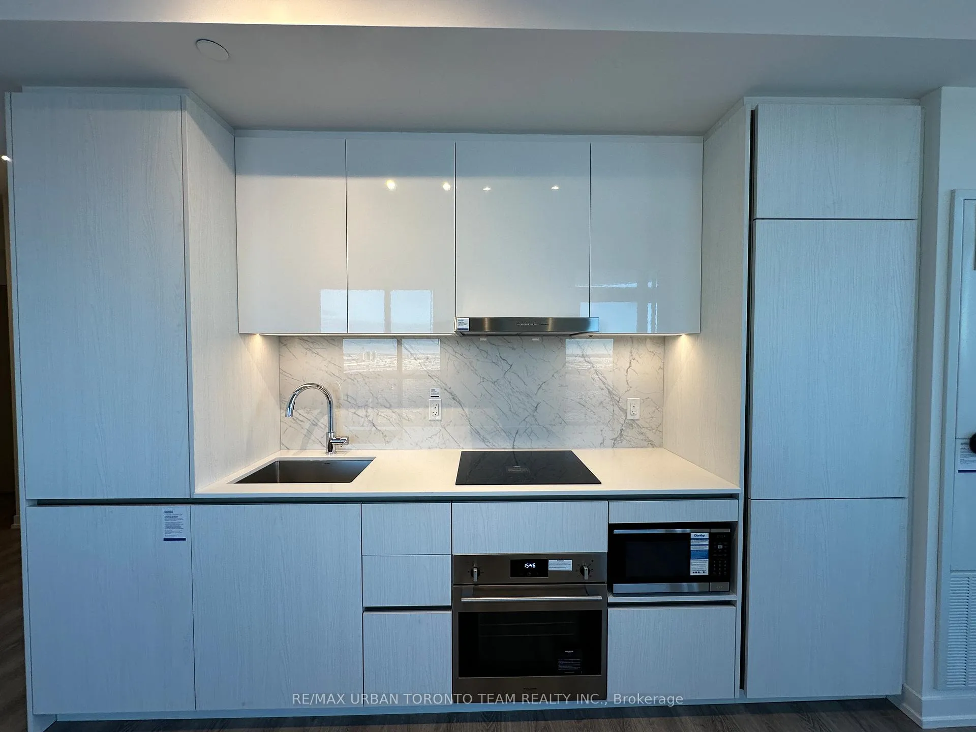Photo 6 of Unit 3202, 8 Interchange Way, Vaughan, Vaughan Corporate Centre — HOMEH
