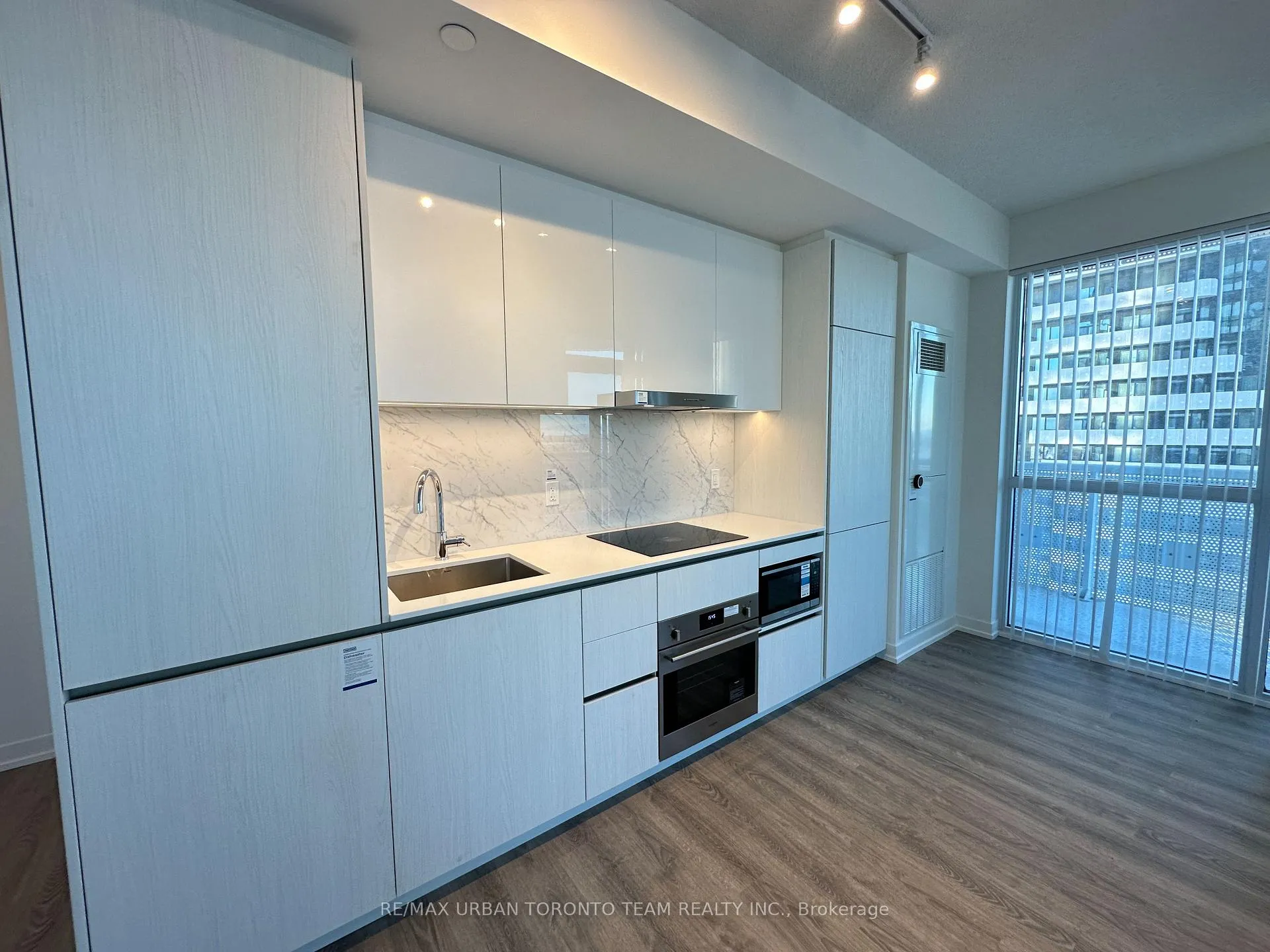 Photo 7 of Unit 3202, 8 Interchange Way, Vaughan, Vaughan Corporate Centre — HOMEH